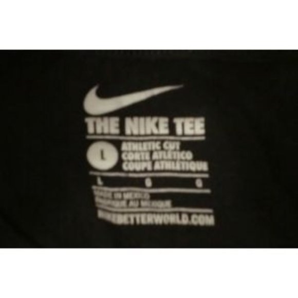 Nike Tshirt - Picture 2 of 3